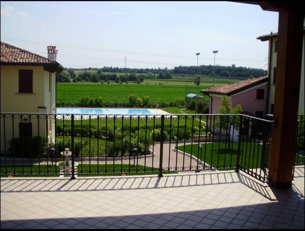 Willa Designcontrodesign Desenzano del Garda Zewnętrze zdjęcie