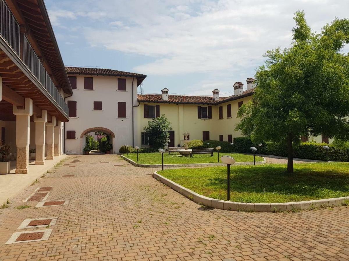 Willa Designcontrodesign Desenzano del Garda Zewnętrze zdjęcie