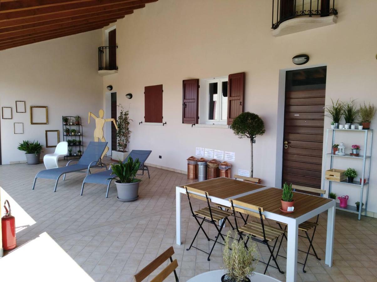Willa Designcontrodesign Desenzano del Garda Zewnętrze zdjęcie
